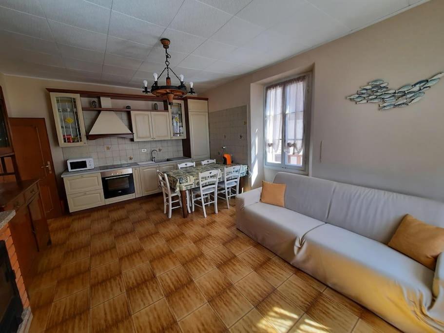 Appartement Casa Nonna Antonietta à Perledo Extérieur photo