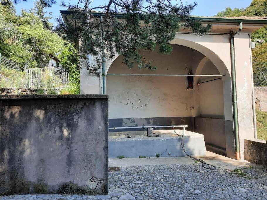 Appartement Casa Nonna Antonietta à Perledo Extérieur photo